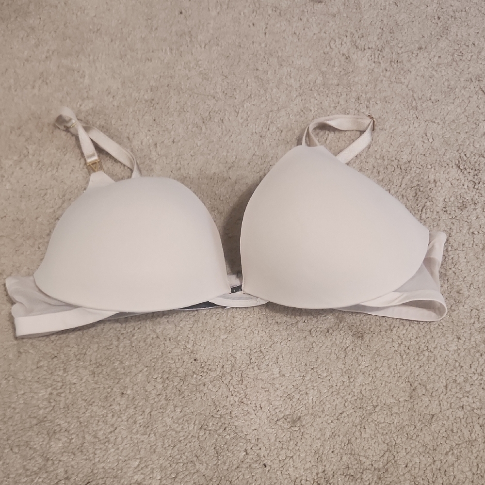 Victoria's Secret Classic Nude Bra